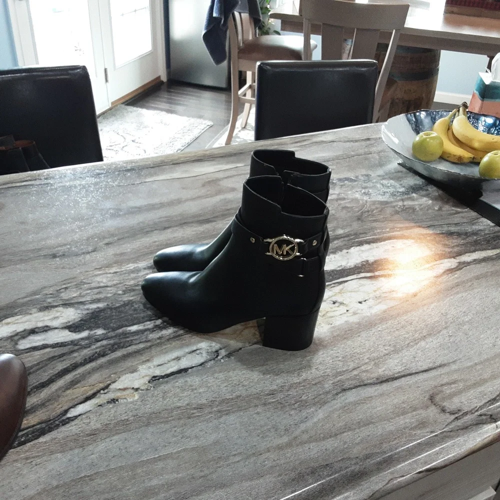 Michael Kors Ankle Boots - Picture 2 of 4